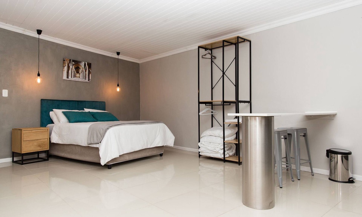 Paarl Apartment | Groenvlei Self Catering Accommodation located in the beautiful town of Paarl, SA