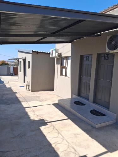 Tonga House | Guduza Guest House 02