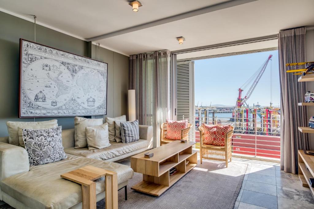 Victoria and Alfred Waterfront Apartment | Harbour Bridge 417
