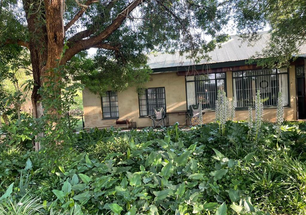 Bloemfontein House | HEELTEVREDE Self-Catering farmhouse