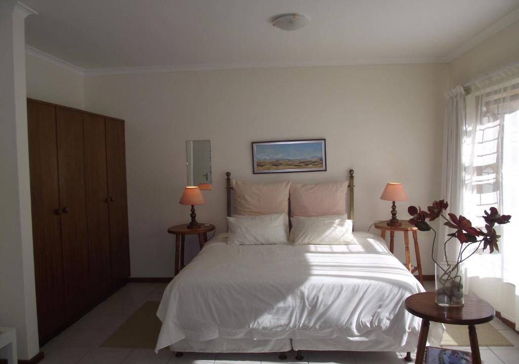 Voelklip Apartment | Hermanus At Rikis Self Catering