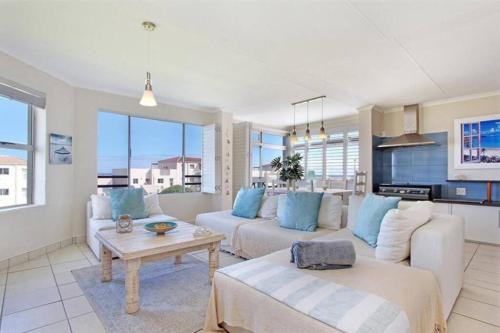 Hermanus Apartment | Hermanus Beach Club - 106 - Apartment with a view