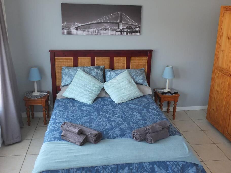 West Bank Apartment | Heron Place sunny self-catering garden flatlet