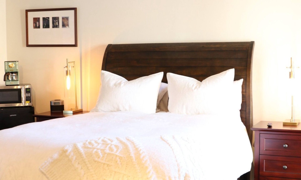 Novato Bed & Breakfast | High-End Private Suite with Deck & Mountain Views in Prime Marin County Location