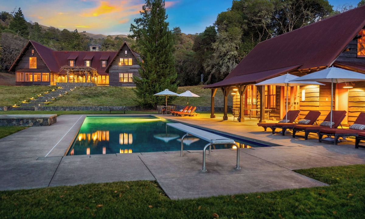 Yorkville House | High Rock Ranch | The Luxury Private Estate in Yorkville