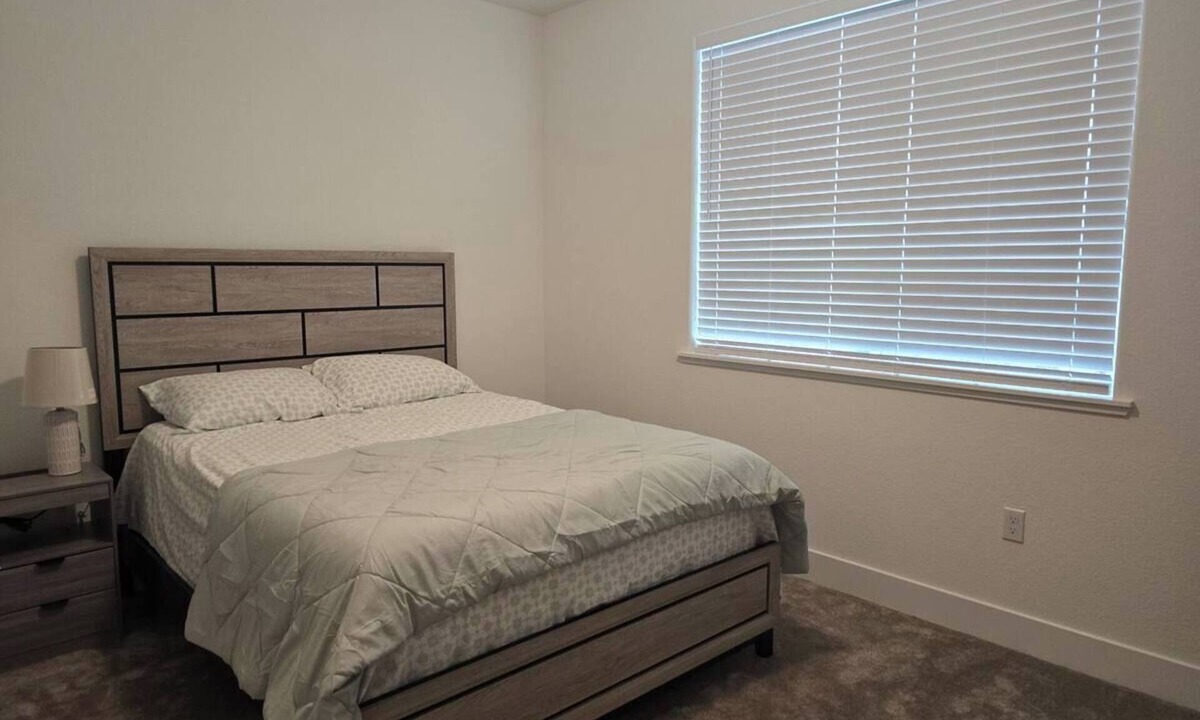 Vine Hill House | Hillside New home beautiful Mt. Diablo Views 1 bed