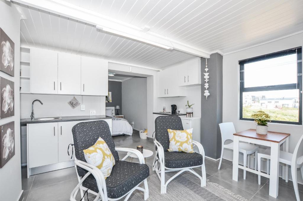 Yzerfontein Apartment | Hip-Nautic
