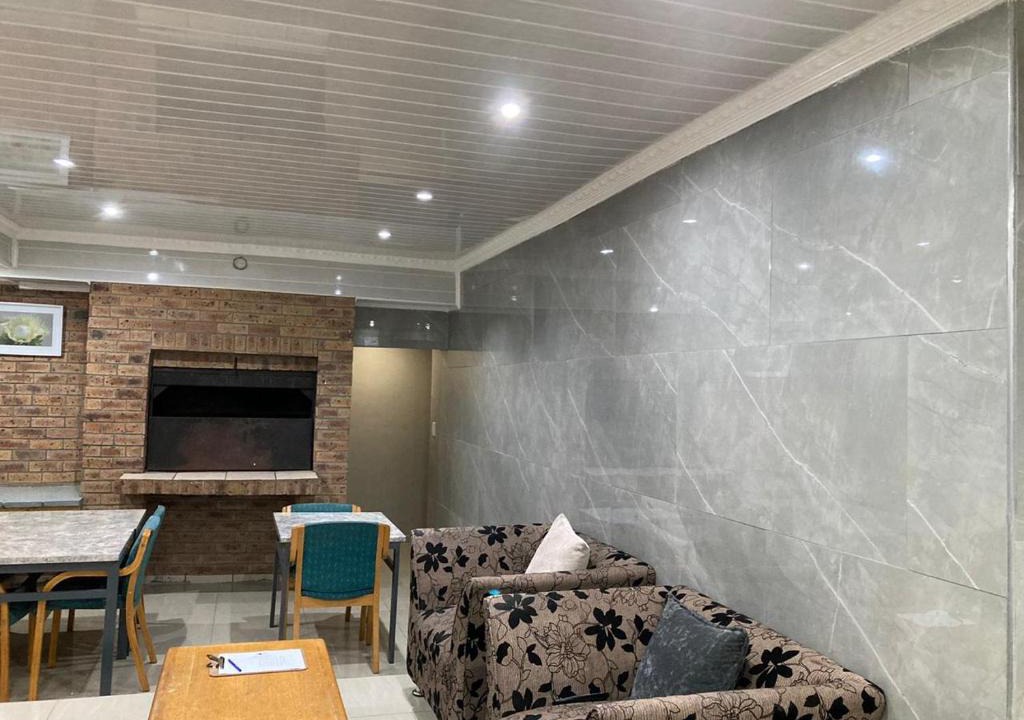 Eikenbosch House | Hirondelle @ 45 Old Paarl