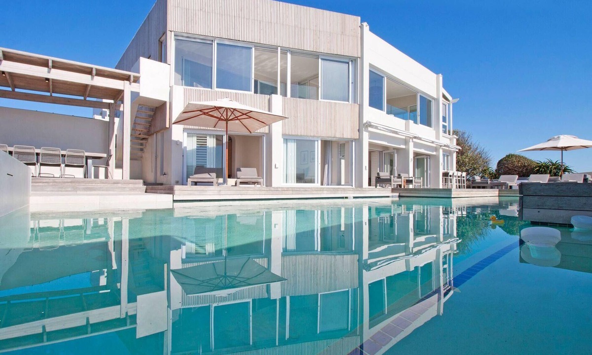 Kommetjie House | Holiday house Noordhoek for 1 - 12 persons with 6 bedrooms - Holiday house