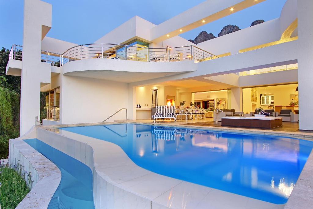 Camps Bay Villa | Hollywood Mansion & Spa Camps Bay