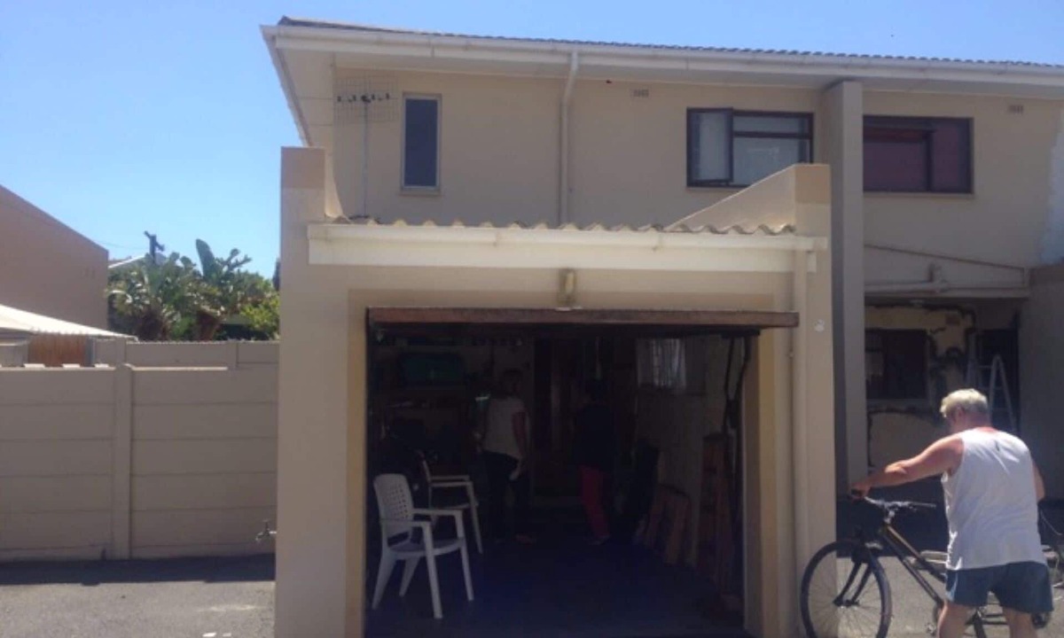 Bloubergstrand Apartment | Home away from Home.Relax and Enjoy