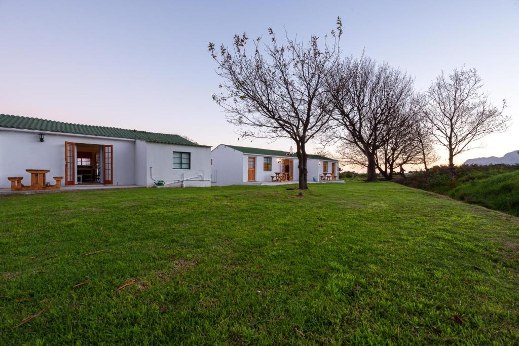 Kleinmond Cabin | Honeyrock Cottages