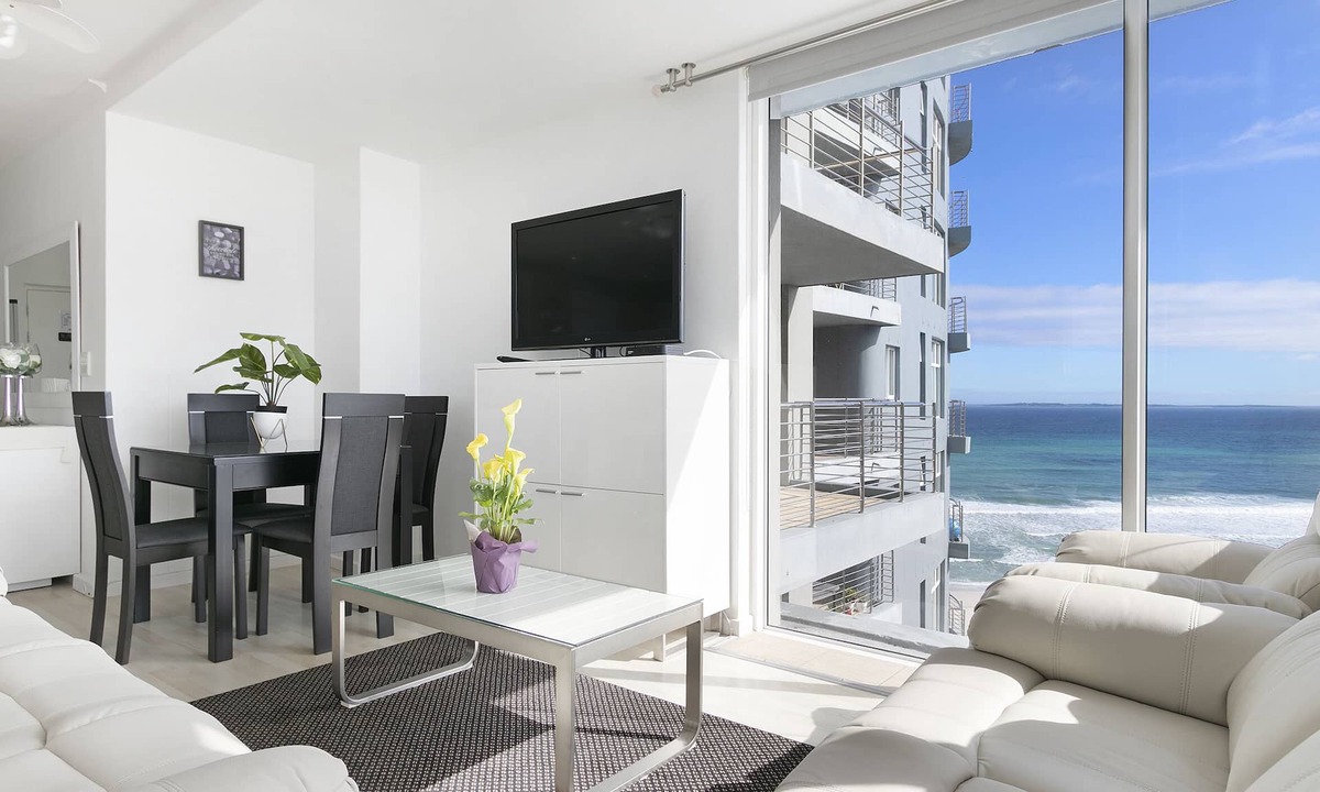 Bloubergstrand Apartment | Horizon Bay 1106 Beachfront Self-Catering APT by HMH