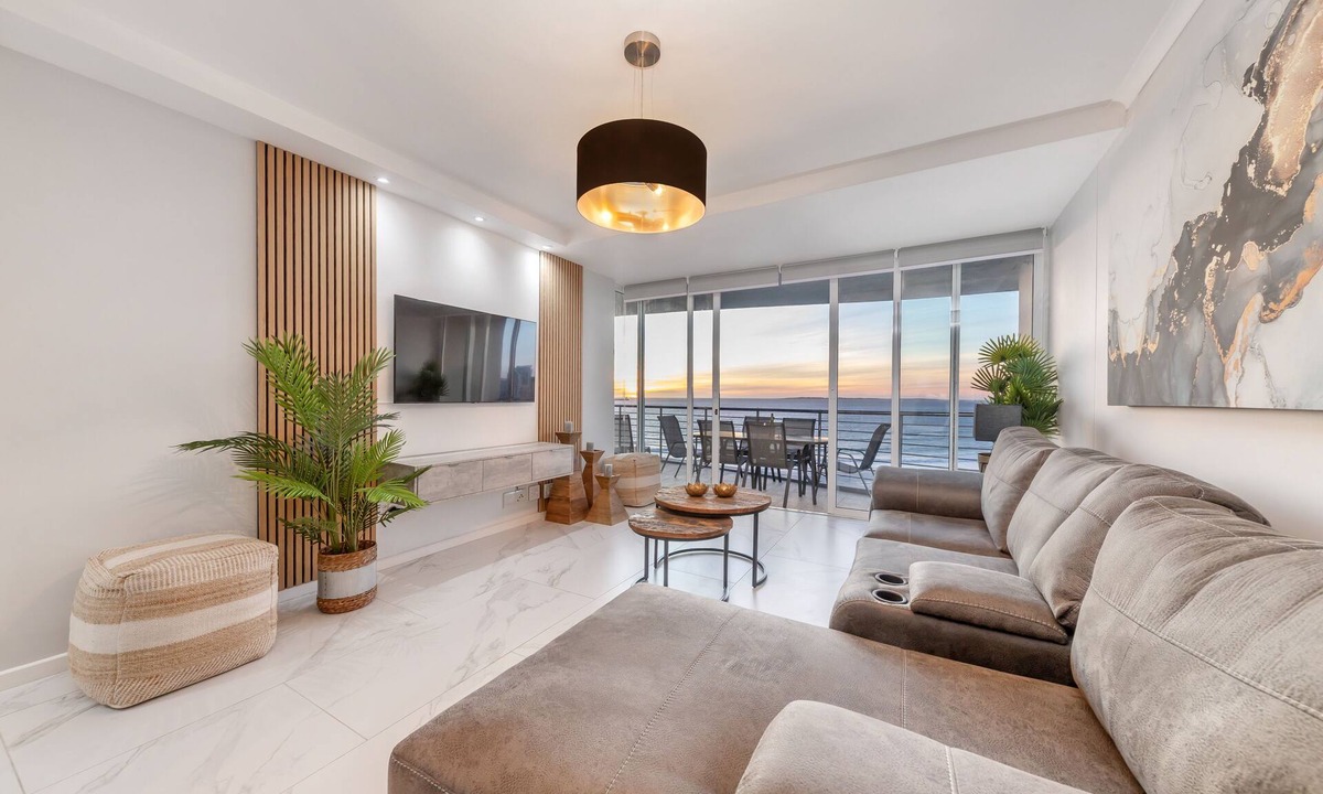 Bloubergstrand Apartment | Horizon Bay 502, Blouberg by HMH