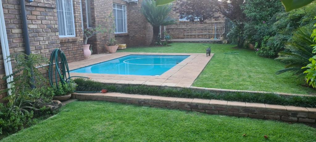 Rooihuiskraal House | Hornbill Helipad 1