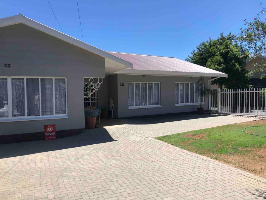 Bloemfontein Villa | House Fynbos, 4 Bedroom house