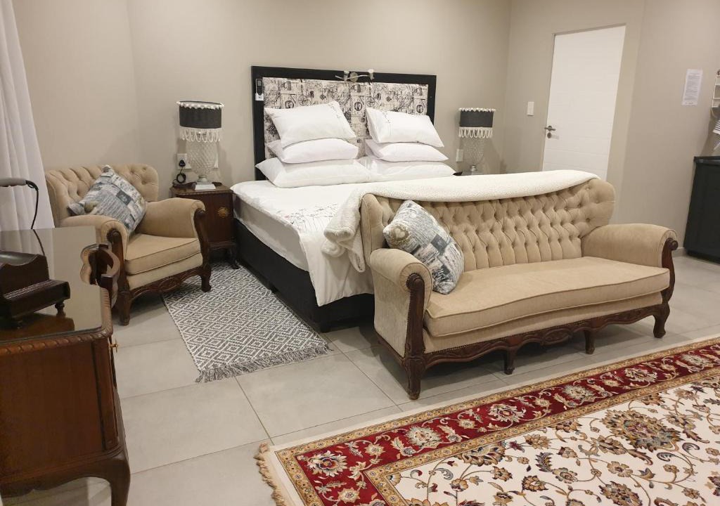 Moreleta Park House | House Mulberry Guesthouse