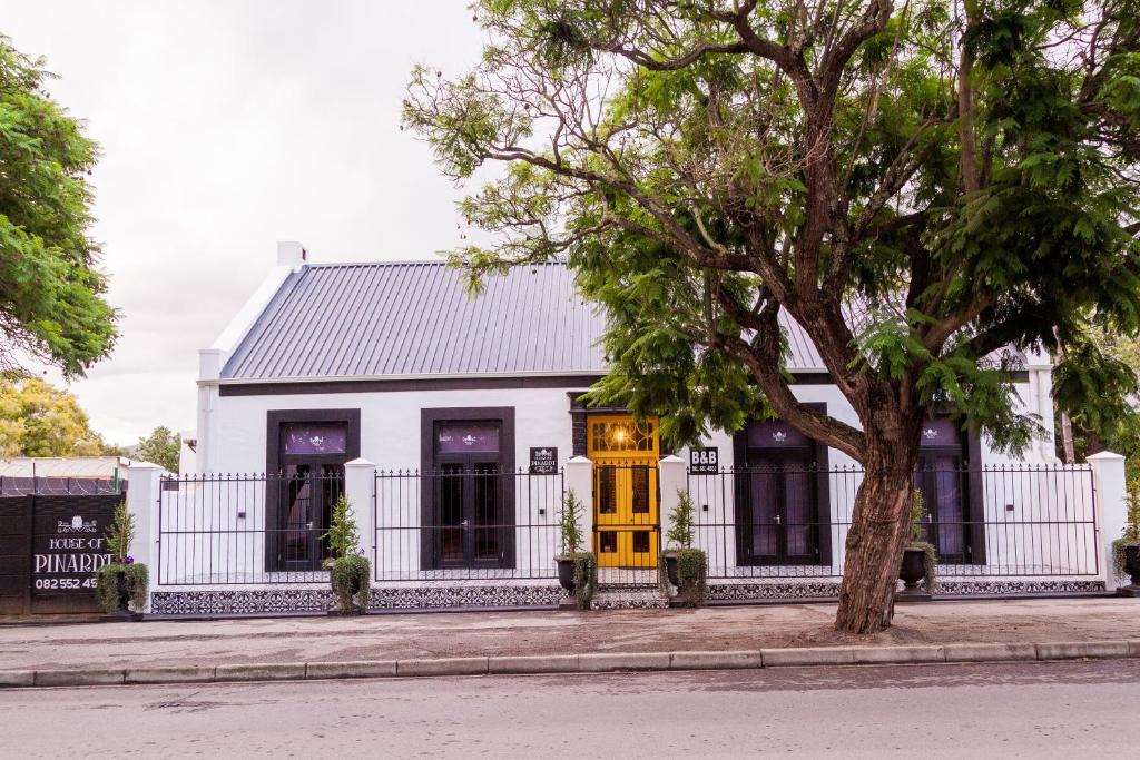 Robertson House | House of Pinardt