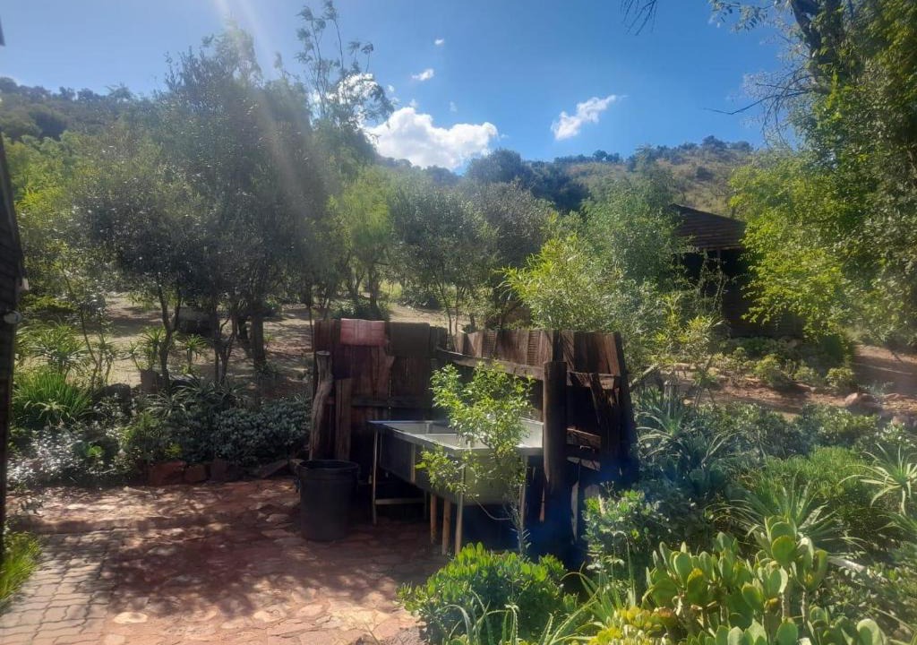 Broederstroom Cabin | Houtbosdorp - Self-Catering Rustic Camping Chalets
