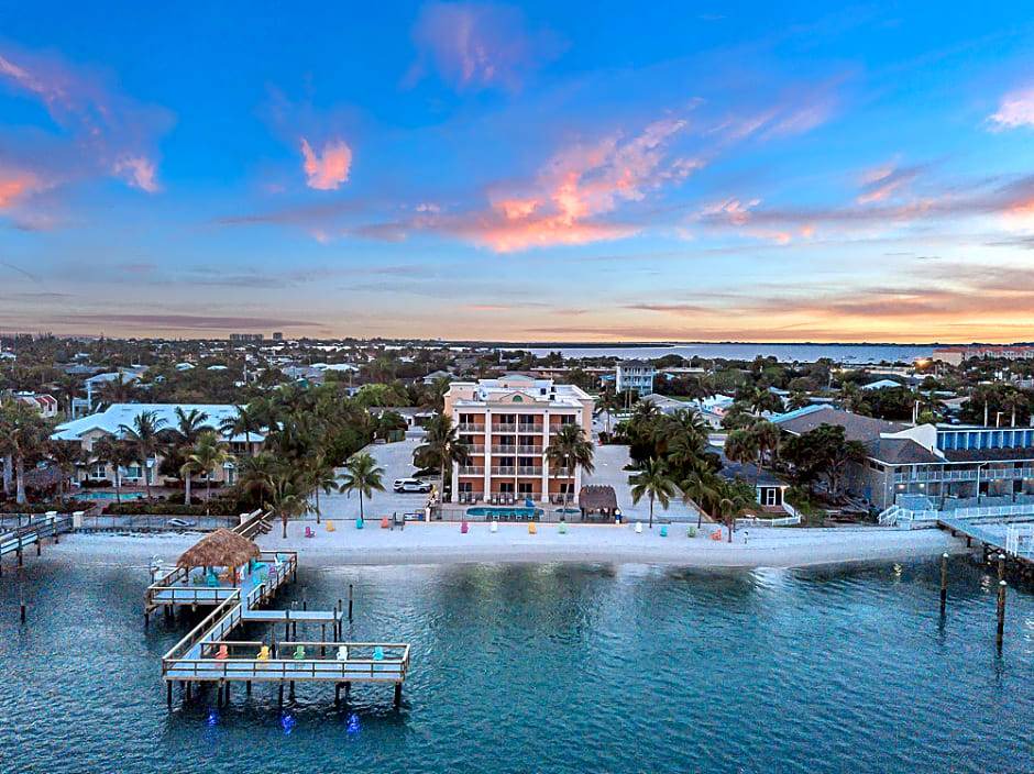 Fort Pierce Hotel | Hutchinson Island Plaza Hotel and Suites