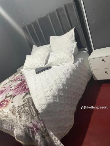 Moretele Apartment | Iketleng Guest House & Resort