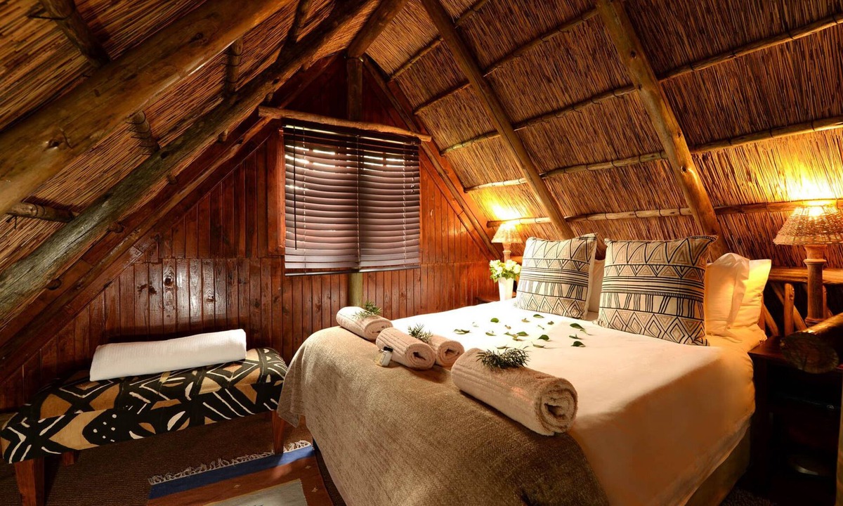 Hammanskraal Cabin | iKhaya LamaDube Game Lodge