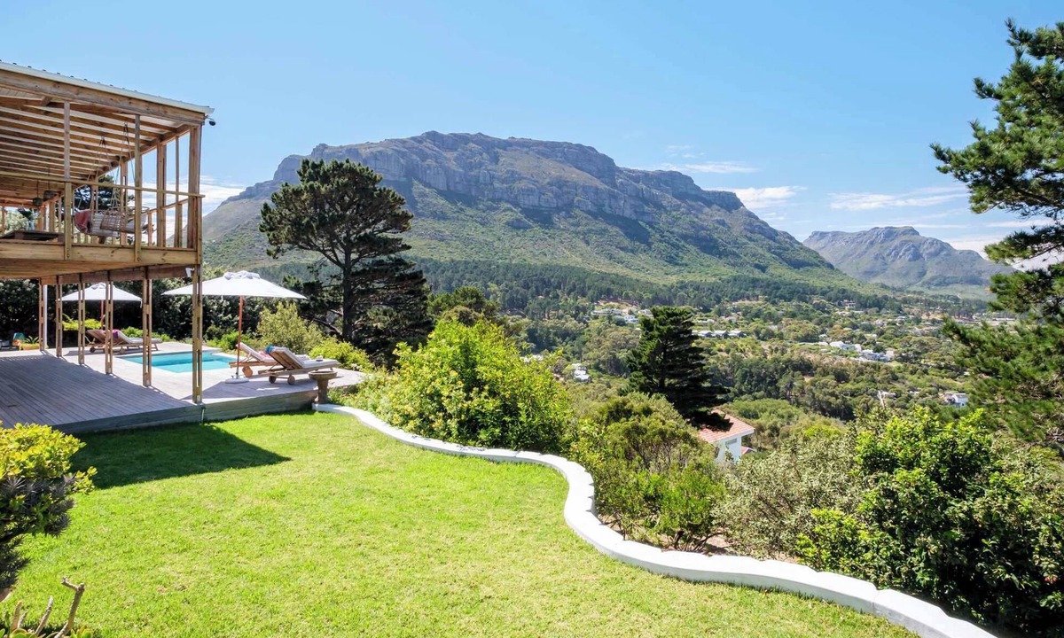 Hout Bay Villa | Immaculate Eco Villa w Garden Mountain View Villa
