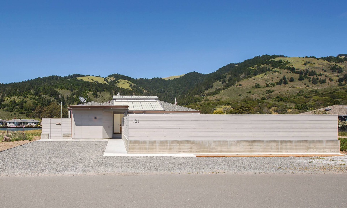 Stinson Beach House | Indoor Outdoor Luxury Living on the Seadrift Lagoon