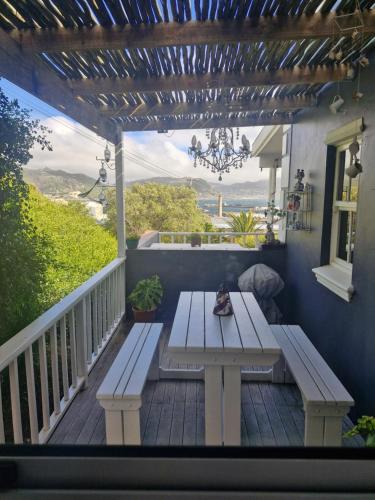 Simon's Town House | Jamieson Hide Away