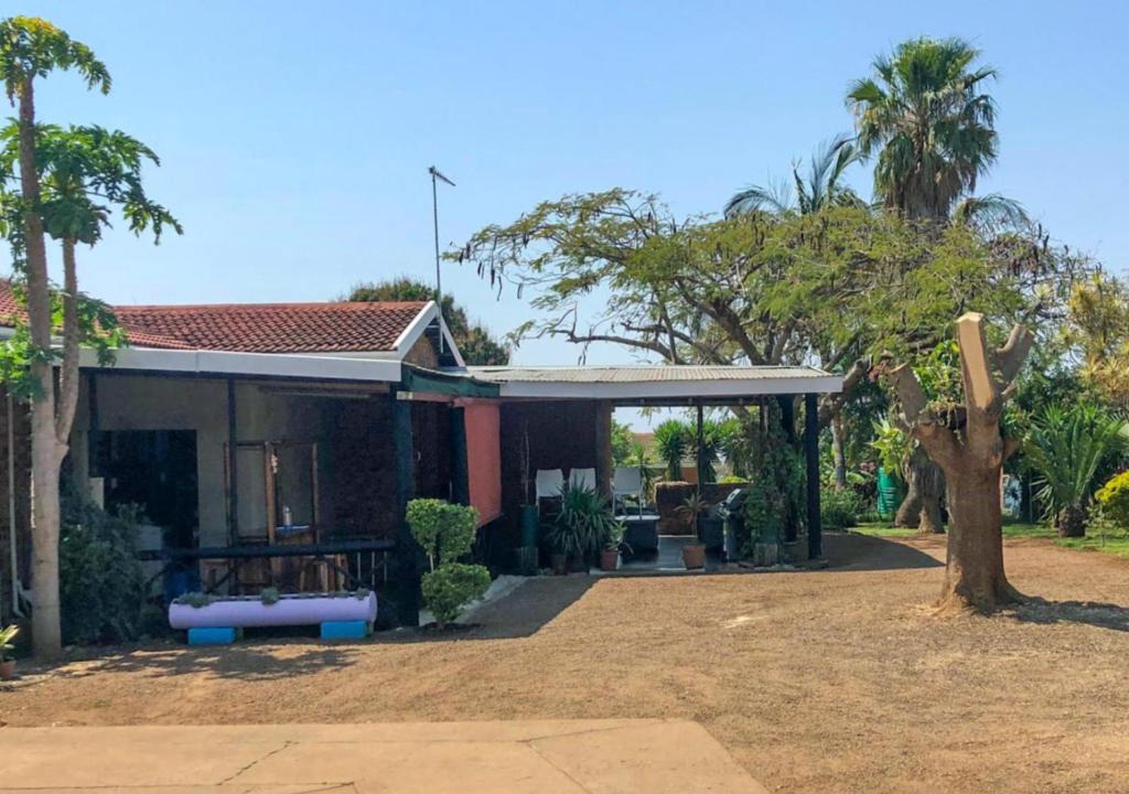 Jozini House | Jozini Guesthouse