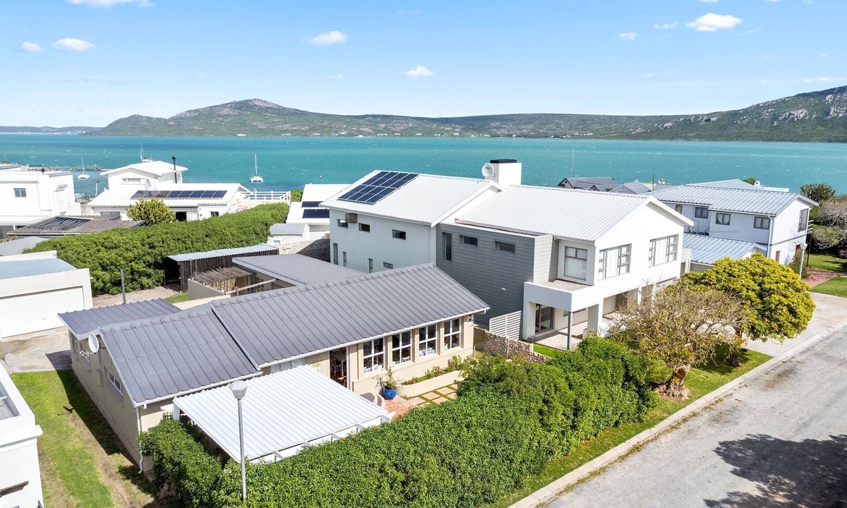 Langebaan House | Kabeljou 6 - Four Bedroom House, Sleeps 8