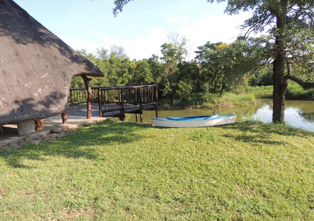 Ephraim Mogale Cabin | Karibu River Retreat