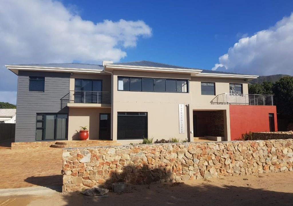 Hermanus Apartment | Karibu Self-catering Accommodation