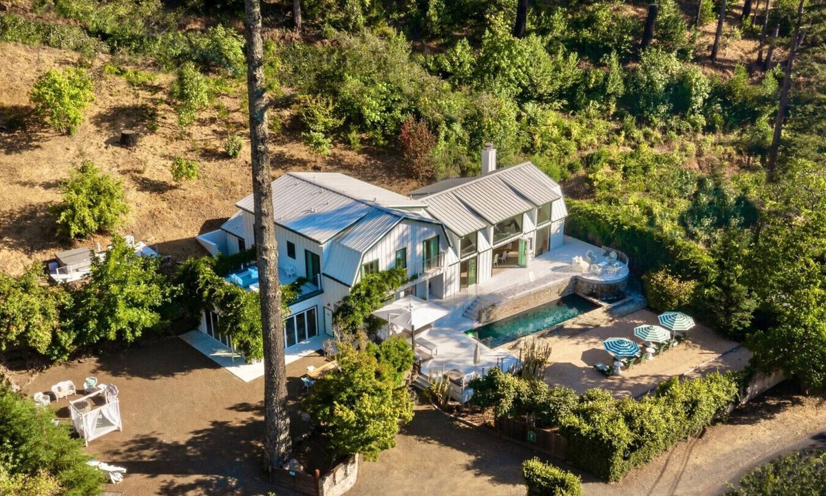 Kenwood Villa | Kenwood Lodge - 5 Bedroom/En-suite, Heated Pool
