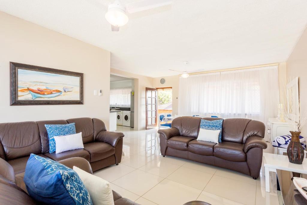 Ballito Apartment | Kenwyn on Sea 401 - FAMILY ONLY
