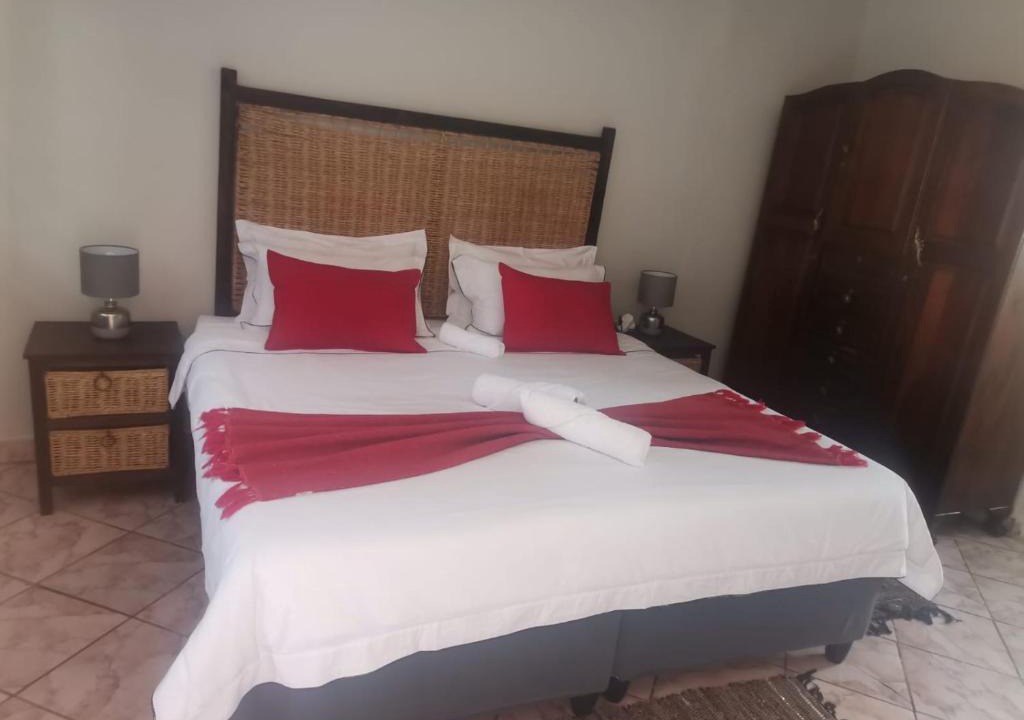 Bloemfontein Apartment | Khanya Room