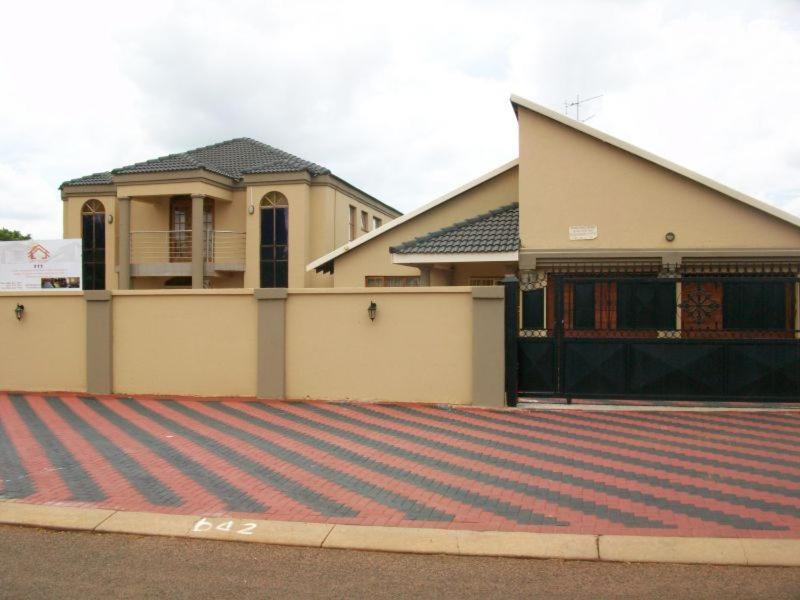 Akasia House | Koiketla Guesthouse