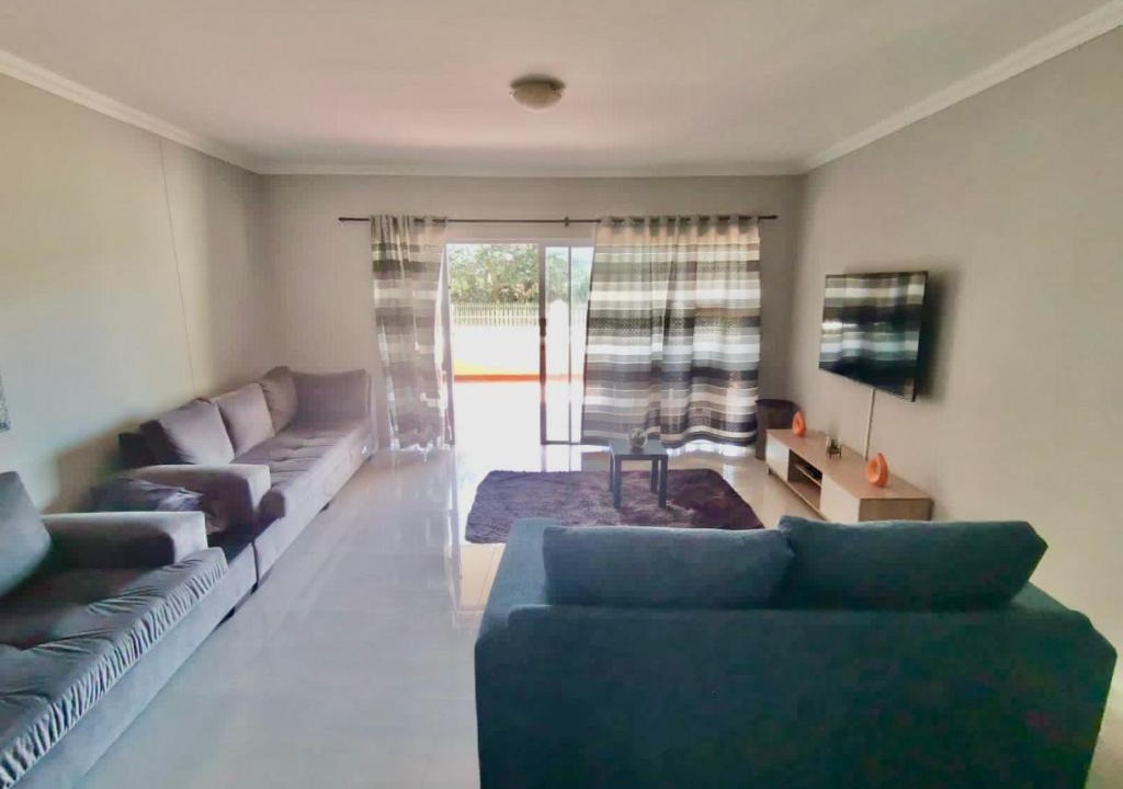 Kingsborough Apartment | L'Escalier Cabanas, 7 Beach Road, Amanzimtoti