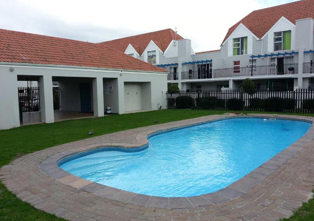 La Bella | Gordons Bay Central