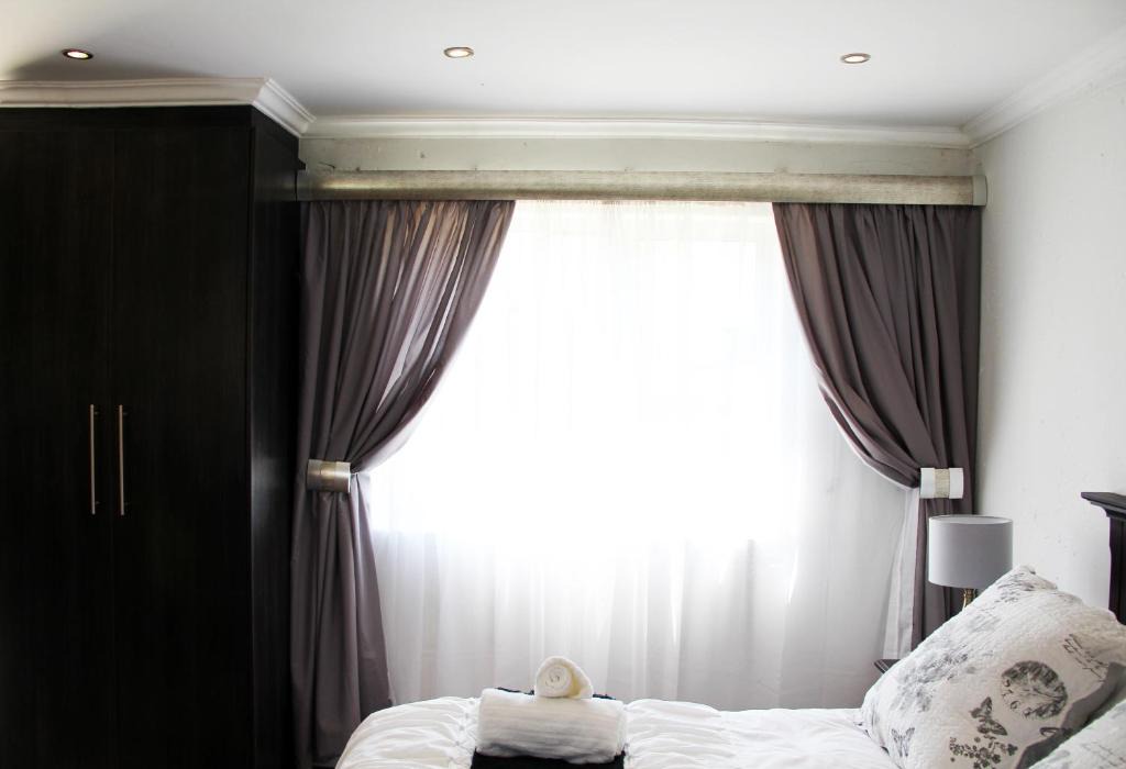 Edenvale House | La Coscello Guest House