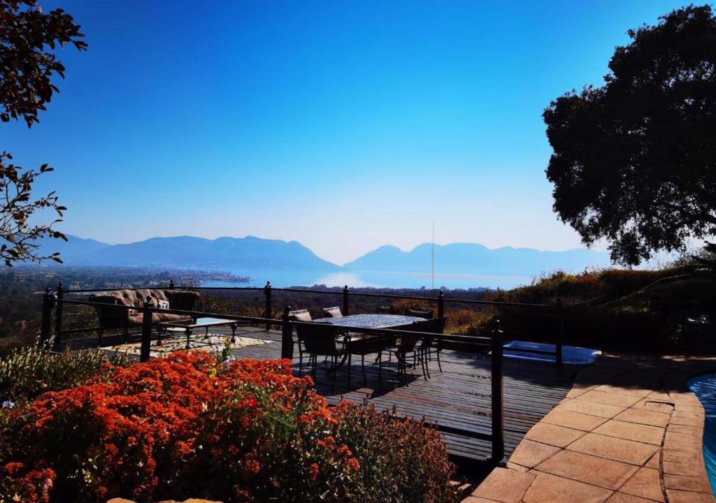 Hartbeespoort Cabin | La Montagne Guest Lodge