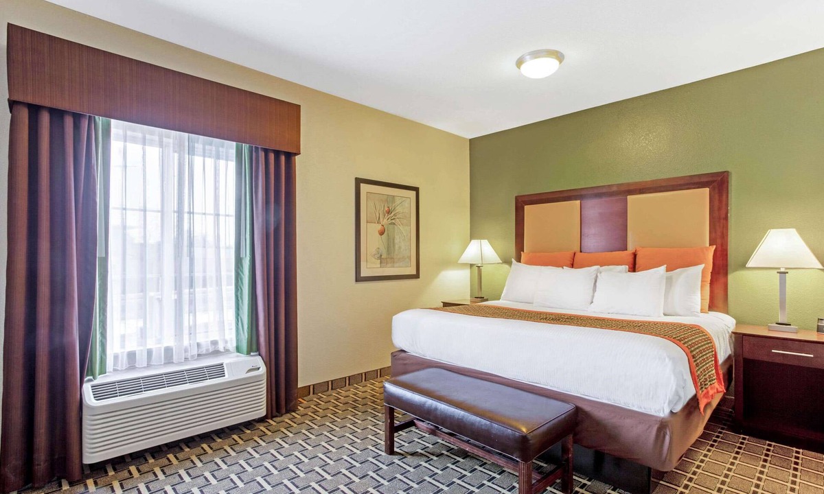 Witmer Hotel | La Quinta Inn & Suites by Wyndham Lancaster