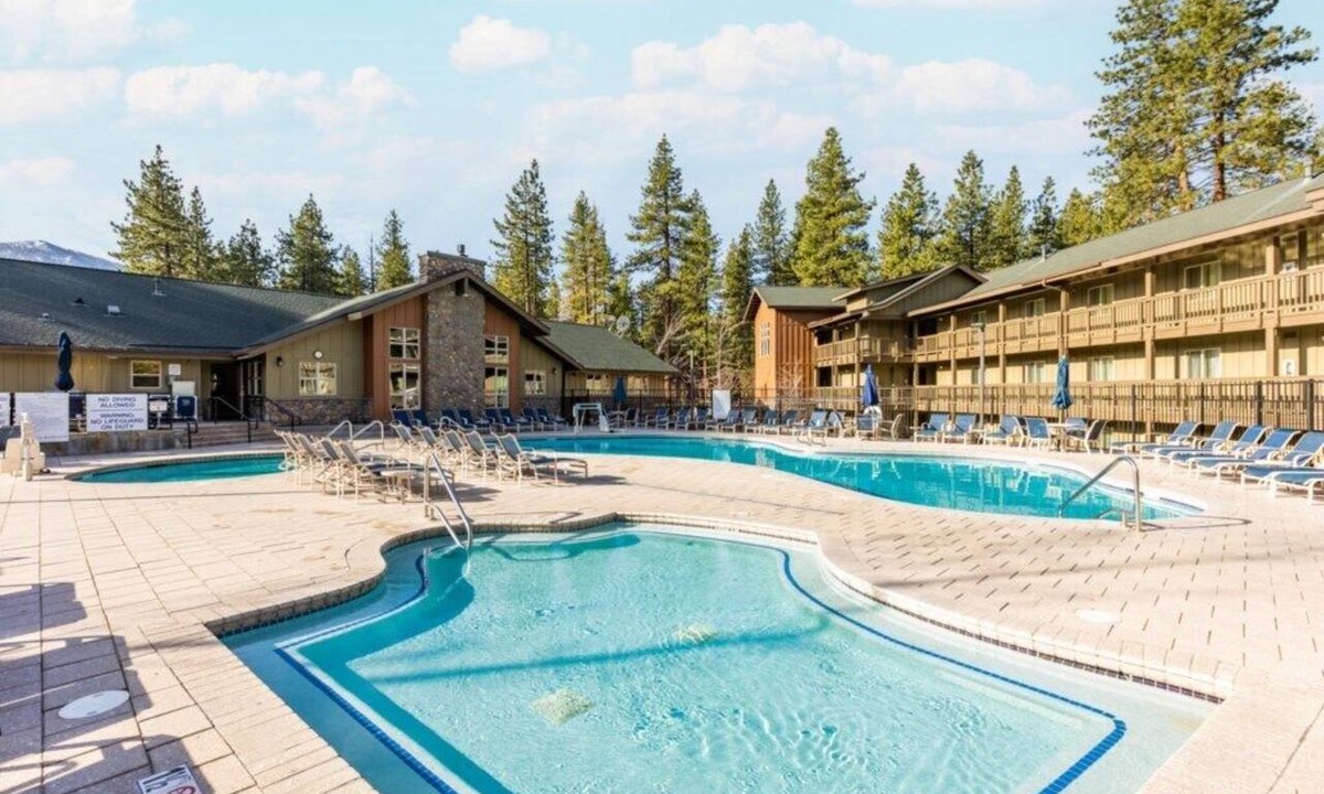 Elk Point Condo | Lake Tahoe | Tahoe Adventure Stay | Pool & Beach | 2BR