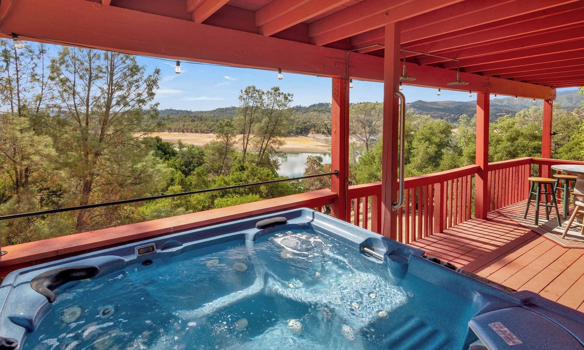 Oak Shores House | Lake Views + Game Room | Oak Shores, Lake Nacimiento | Naci Lakeview Retreat