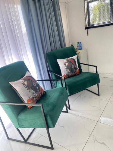 Benoni Apartment | Lakeside Studio Sleeps max 2