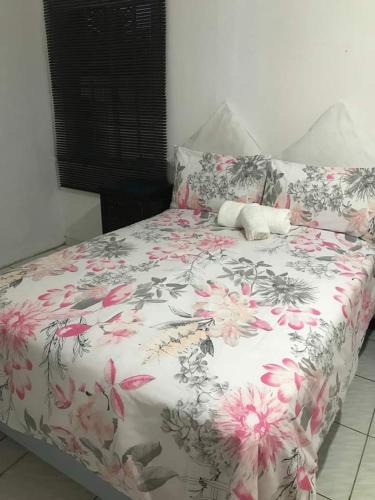 Greater Johannesburg Metropolitan Area House | Lalas guesthouse