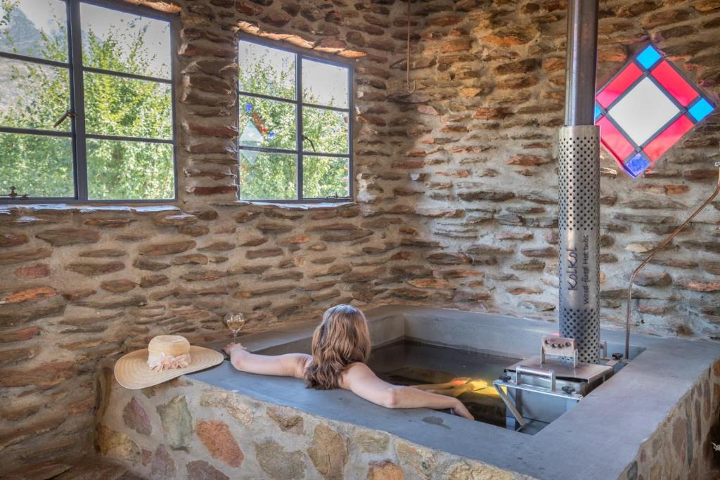Montagu House | Lank-gewag Farm Cottage with private hottub