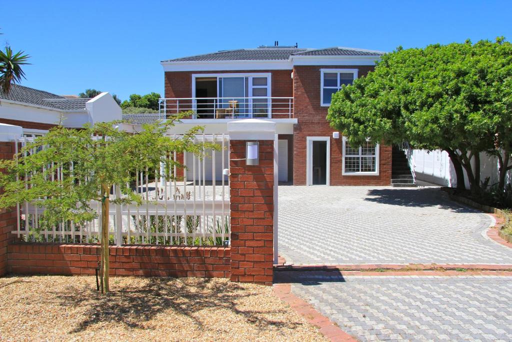 Sunset Beach Apartment | Lazy Days Apartments - Cape Town