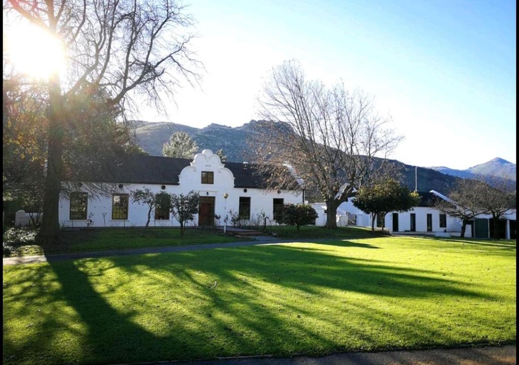 Cape Winelands Apartment | Le Arc Manor House