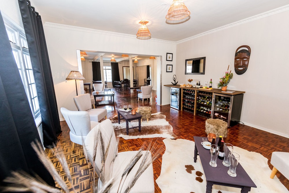 Durbanville House | Le Petit Chateau
